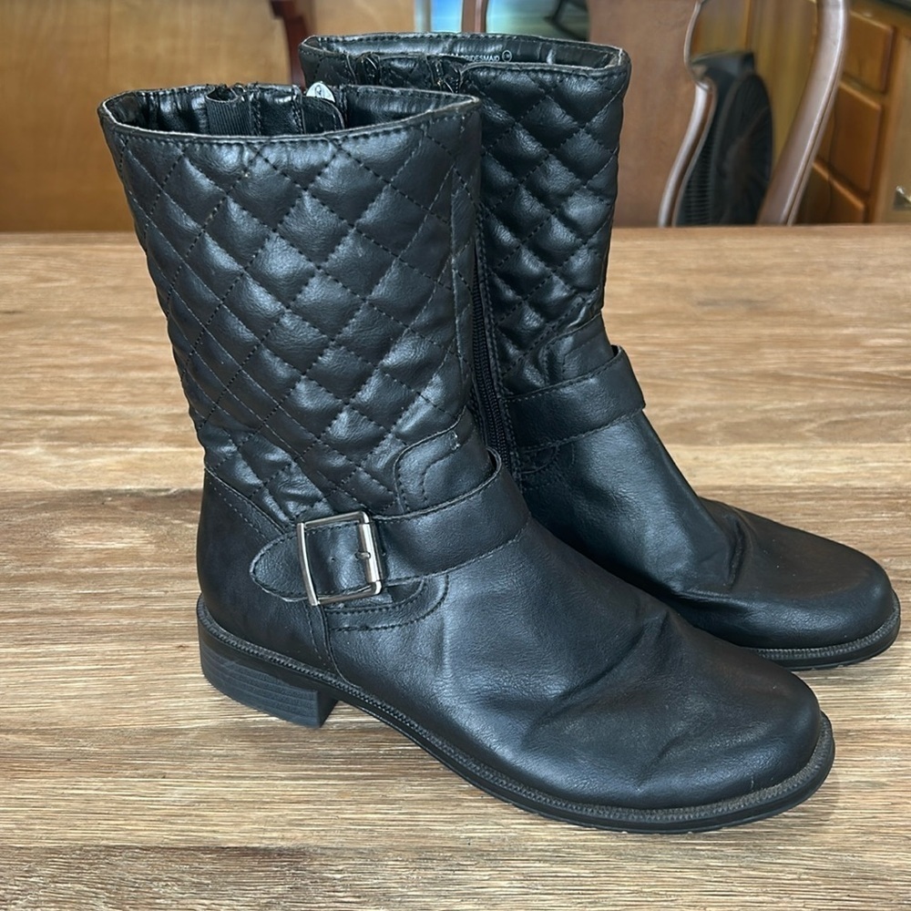 Aerosoles Bridesmaid Vegan Leather Quilted Moto Boots w/ Ankle Straps 7.5
